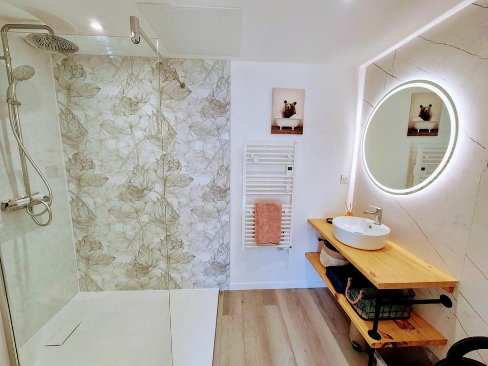 Appartement "Le Lotus" centre Cholet 6pers Apartment in Pays de la Loire