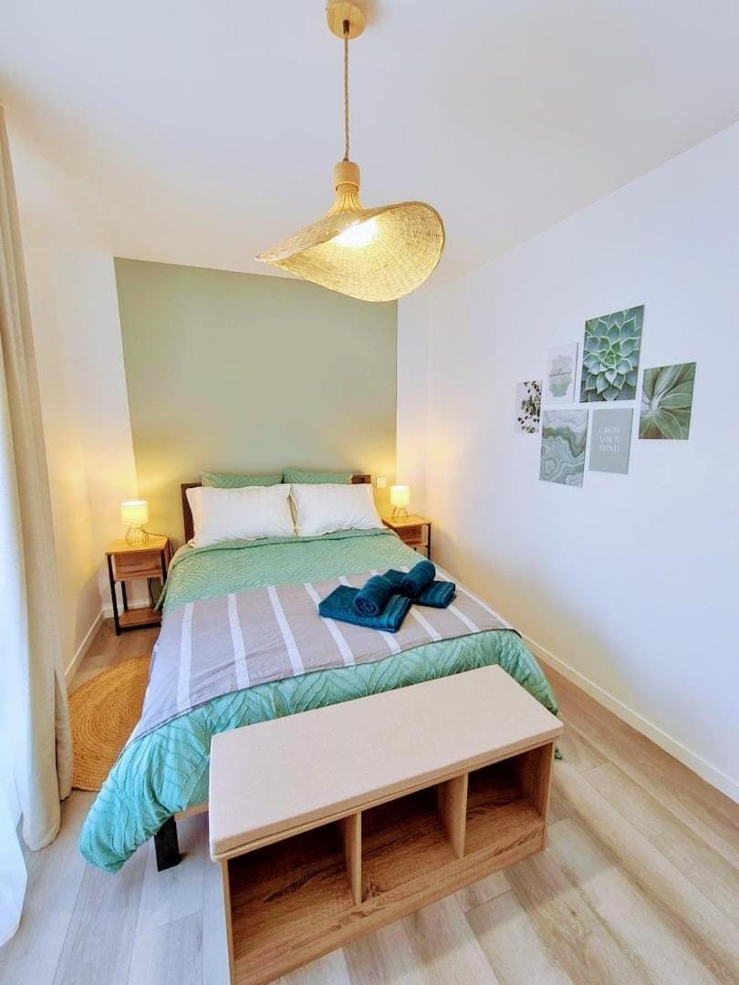 Appartement "Le Lotus" centre Cholet 6pers Apartment in Pays de la Loire