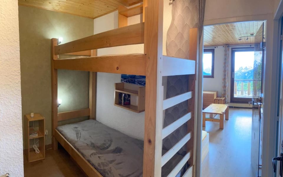 bunk bed