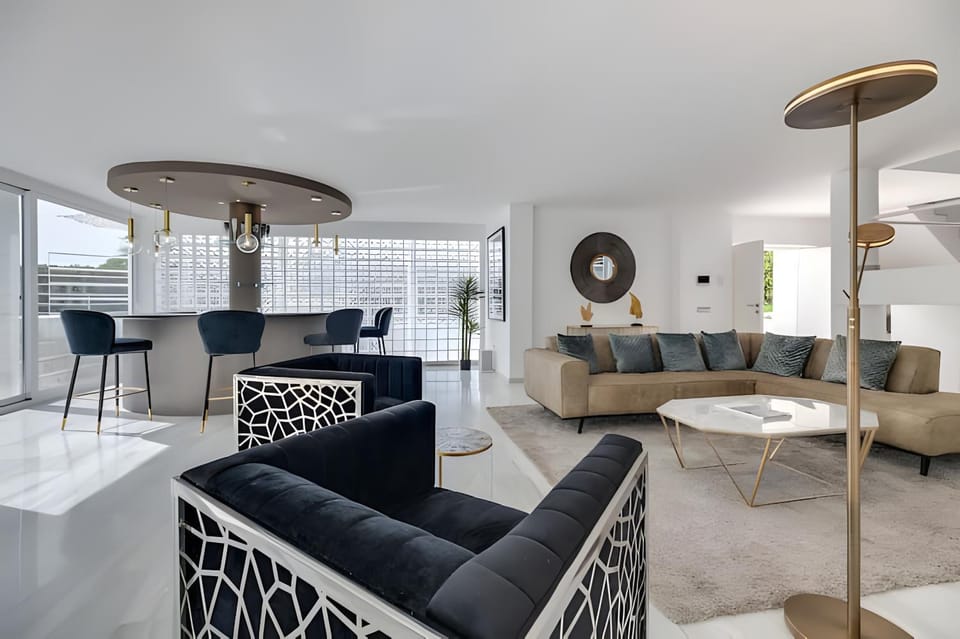 Property building, Living room