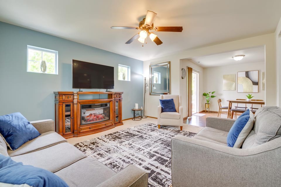 Walk to Trails and Golf Sedro-Woolley Retreat! House in Washington