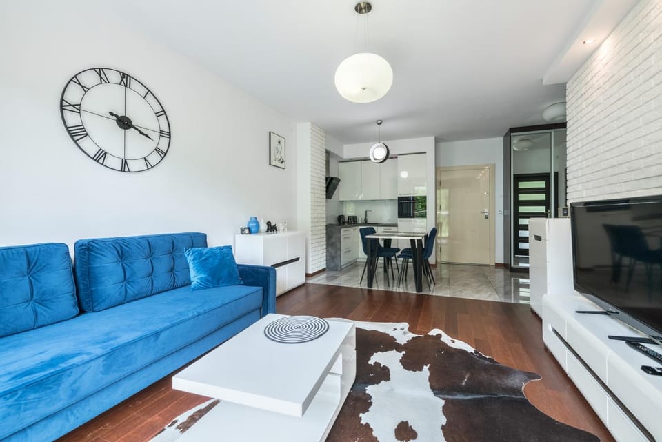 TV and multimedia, Kitchen or kitchenette, Living room, Seating area