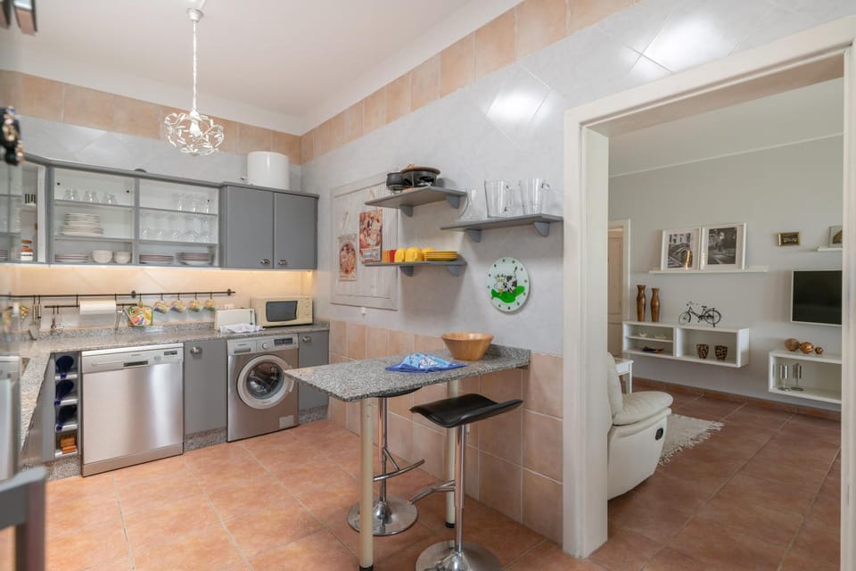 Kitchen or kitchenette, Living room