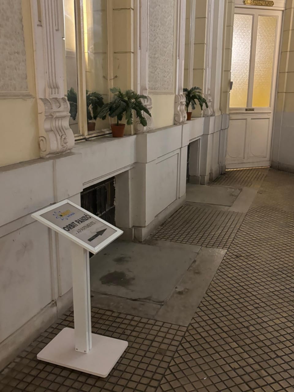 Facade/entrance
