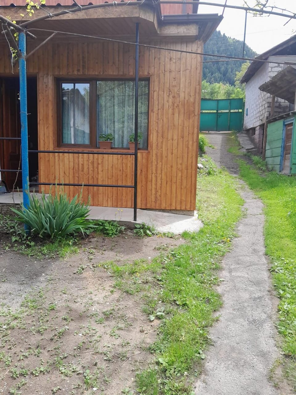 Property building, Spring, Day, Garden, Garden view