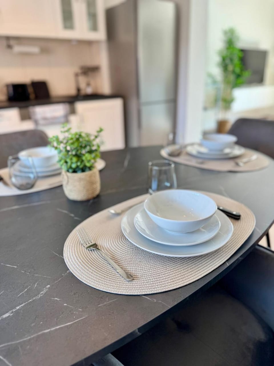 Kitchen or kitchenette, Dining area