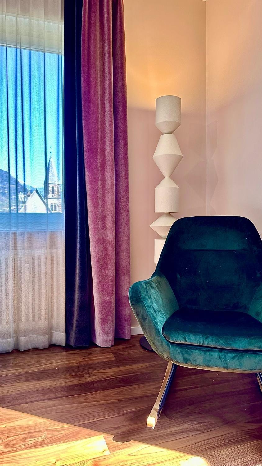 Seating area, Bedroom, soundproof