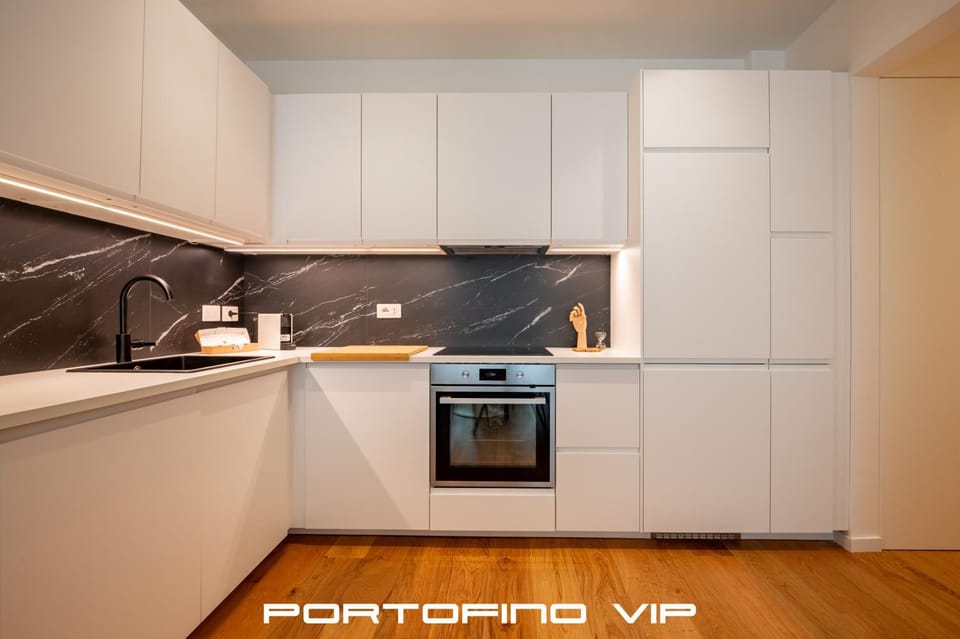 Kitchen or kitchenette, oven, stove