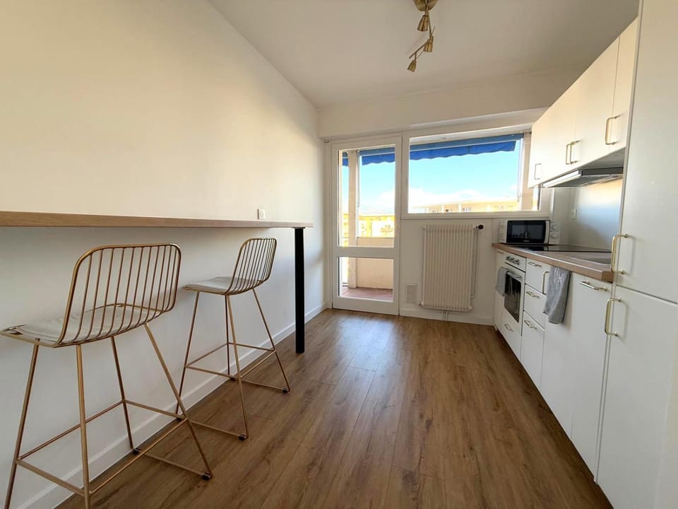 M002 Marquer Appartement T2 spacieux et lumineux avec balcon à deux pas du centre ville Apartment in Annemasse