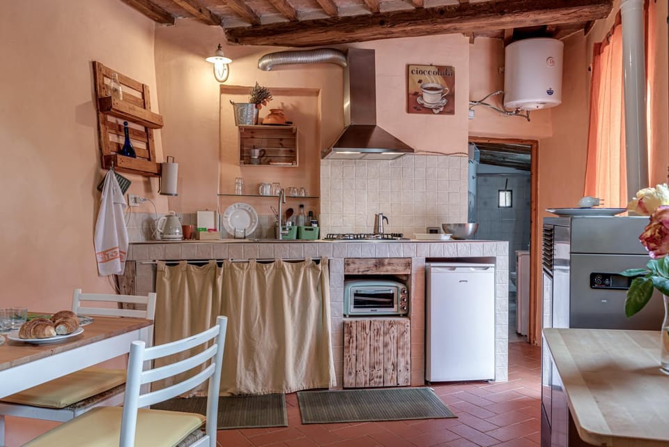 Kitchen or kitchenette, Living room