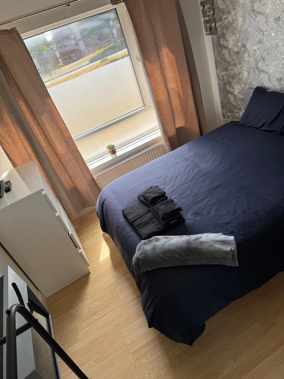 Newly decorated lovely three bedroom flat Apartment in Birmingham
