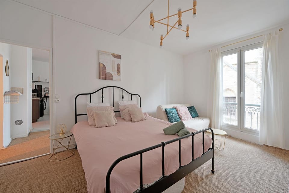 Bed, Photo of the whole room, Bedroom