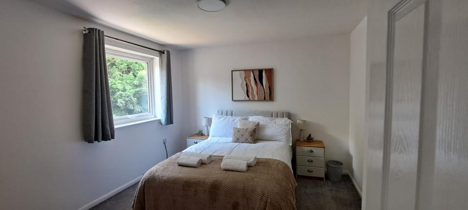 Bed, Photo of the whole room, Bedroom, towels, wardrobe