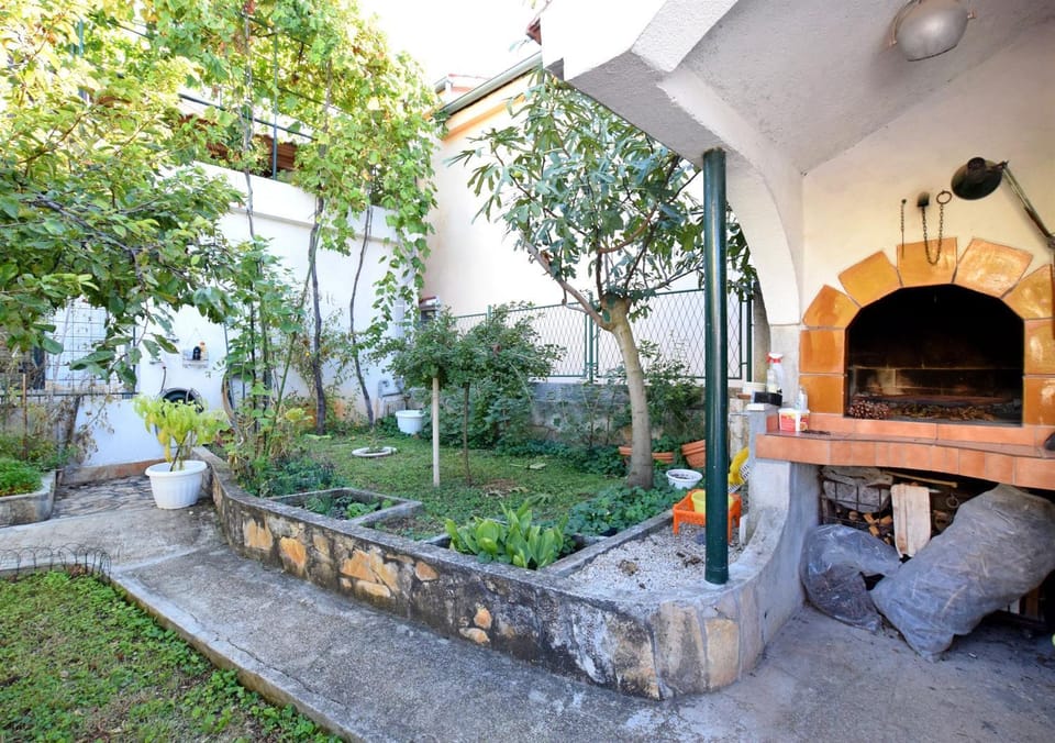 BBQ facilities, Garden