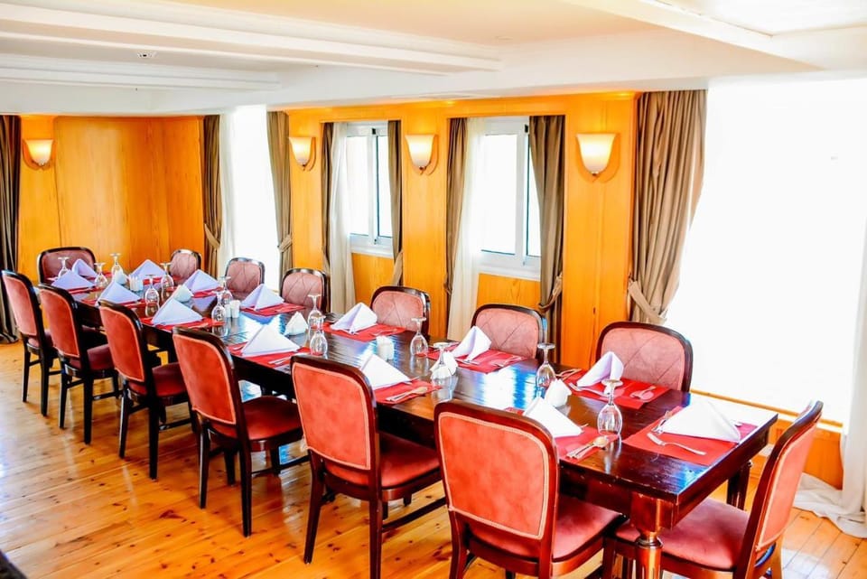 دهبيه كوين شارلوت Hotel in Luxor