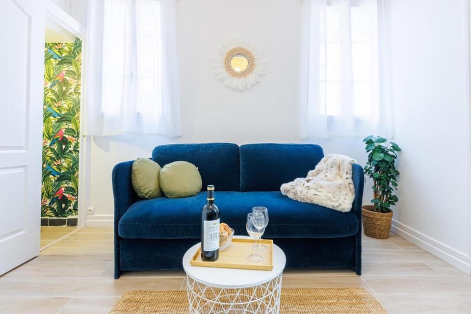 Charmant studio refait à neuf quartier du port Apartment in Nice