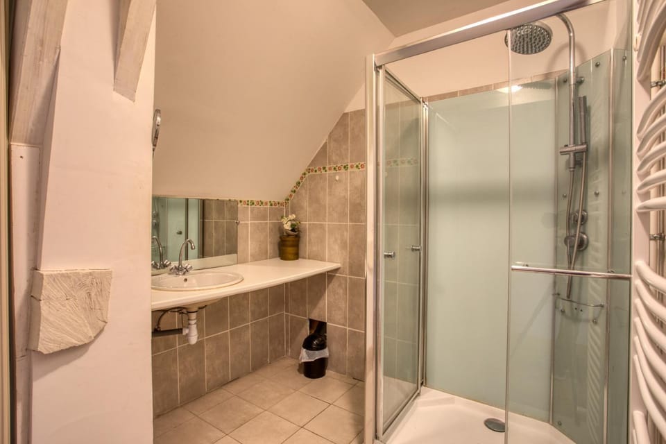 Bathroom, Living room