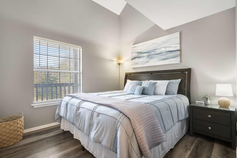 Taneycomo Lakeside Serenity House in Branson