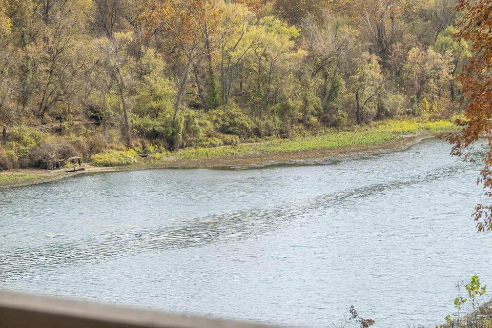 Taneycomo Lakeside Serenity House in Branson