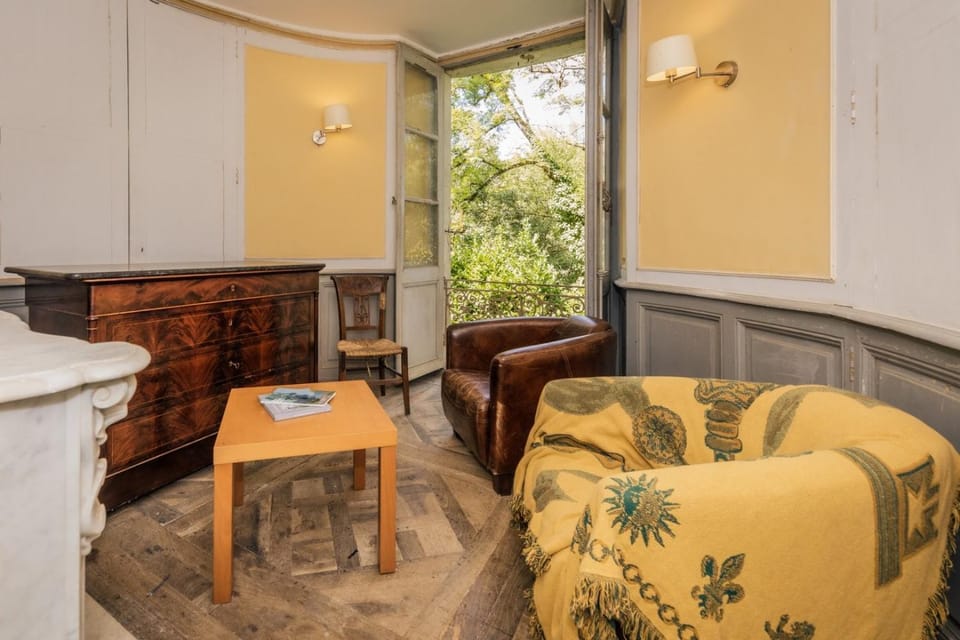 Property building, Living room