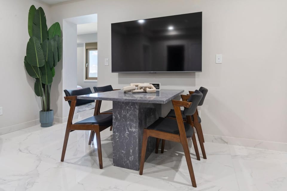 Ammos Luxury Living- Corfu Suite Apartment in Ventnor City