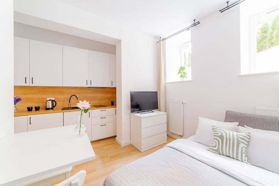 Jasna i funkcjonalna kawalerka - Centrum Apartment in Warsaw