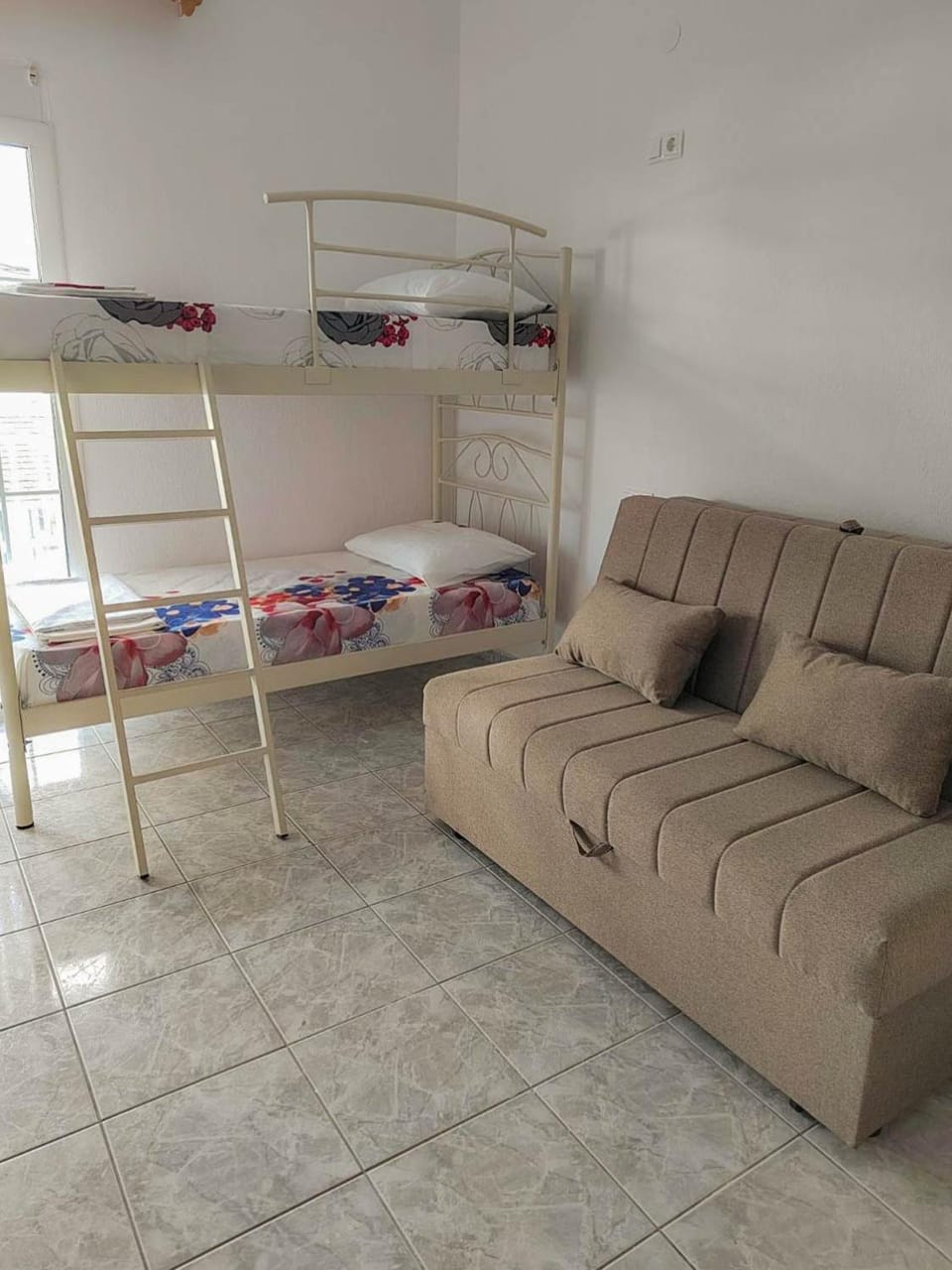 Bed, bunk bed