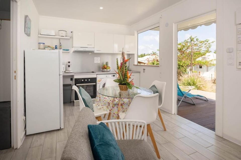 Patio, Kitchen or kitchenette, Seating area