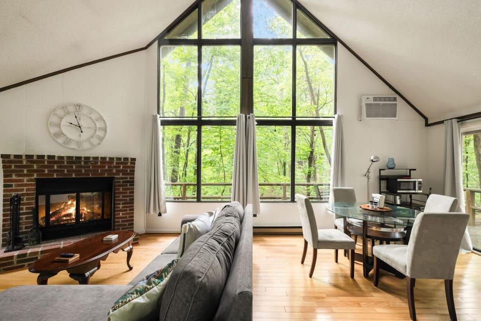 Cozy A-Frame w Fireplace Fire Pit Grill & WiFi House in Shenandoah Valley
