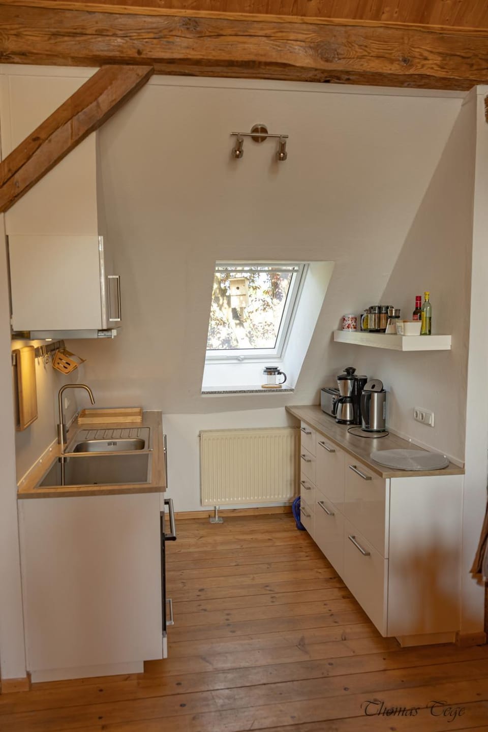 Coffee/tea facilities, Kitchen or kitchenette, stove, toaster