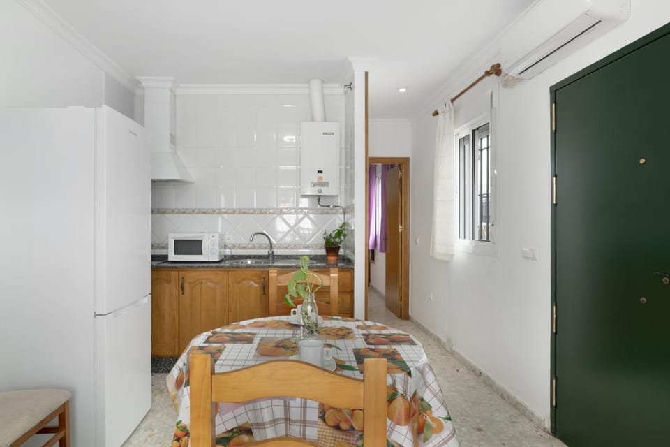 Property building, Kitchen or kitchenette, Living room