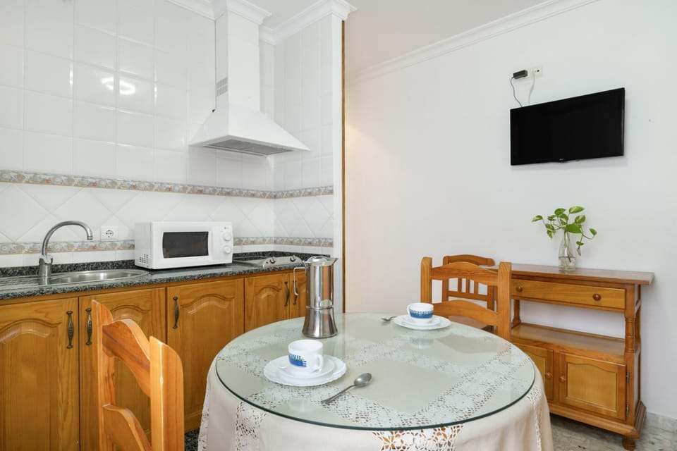 Property building, Kitchen or kitchenette, Living room