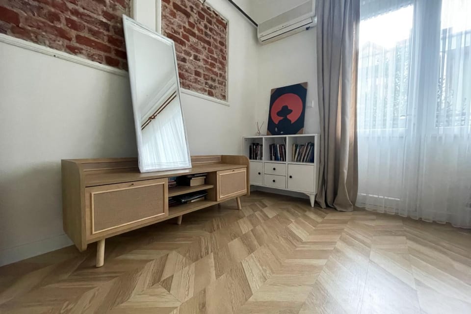 balcony 2BR apt with 2toilet and 2bath near to nişantaşi #3 Apartment in Istanbul