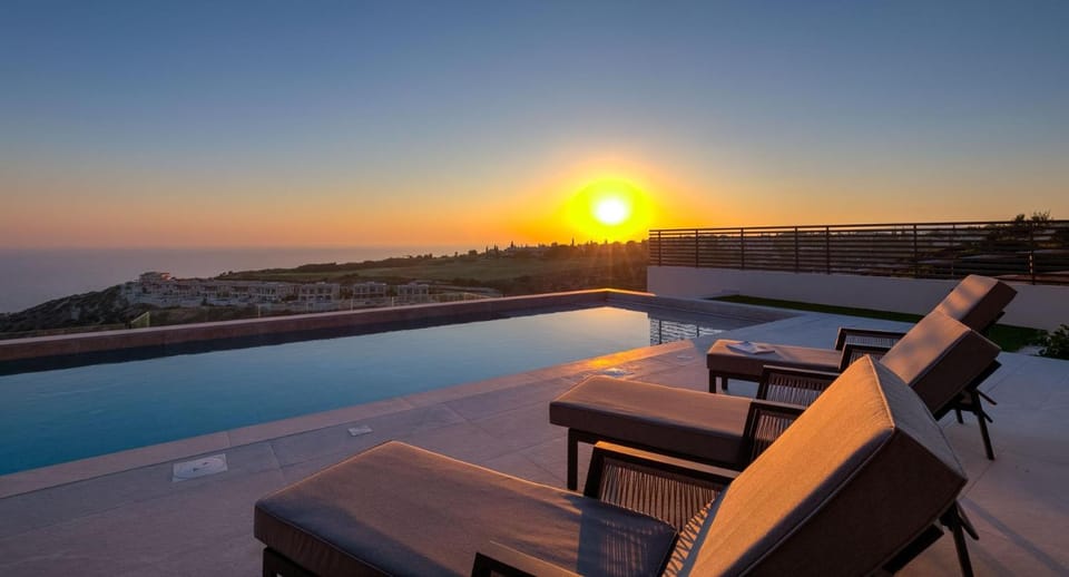 Patio, View (from property/room), Balcony/Terrace, Balcony/Terrace, Floor plan, Pool view, Sea view, Sunset, sunbed