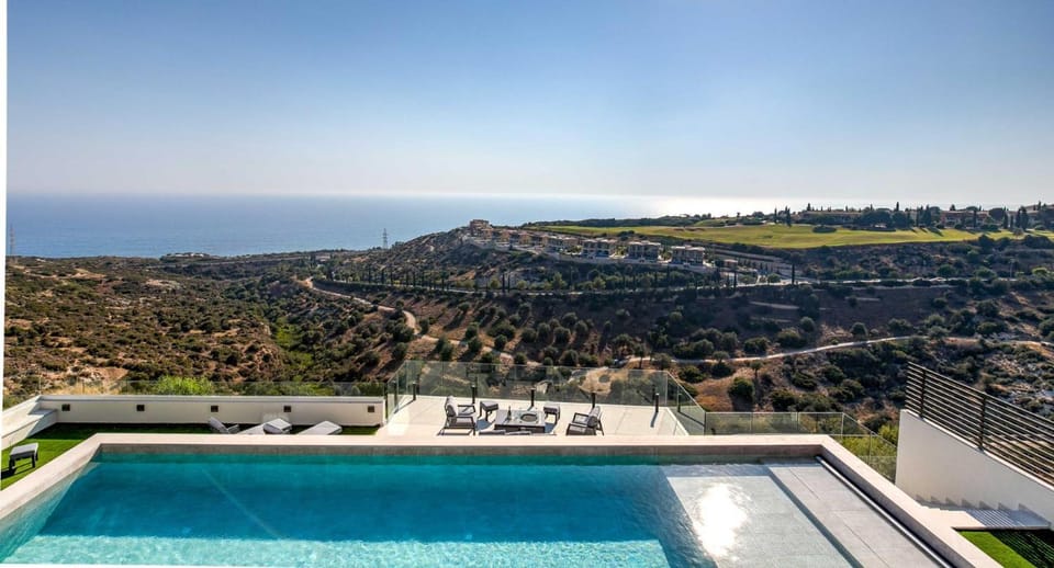 Natural landscape, Floor plan, Mountain view, Pool view, Sea view, Swimming pool, Swimming pool, sunbed