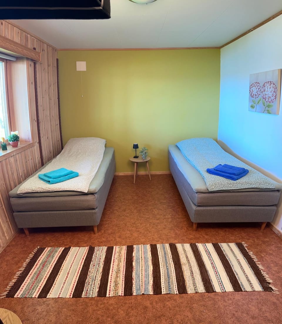Bed, View (from property/room), View (from property/room), Bedroom, Garden view, Garden view, Mountain view, Mountain view, Sea view, Sea view, towels