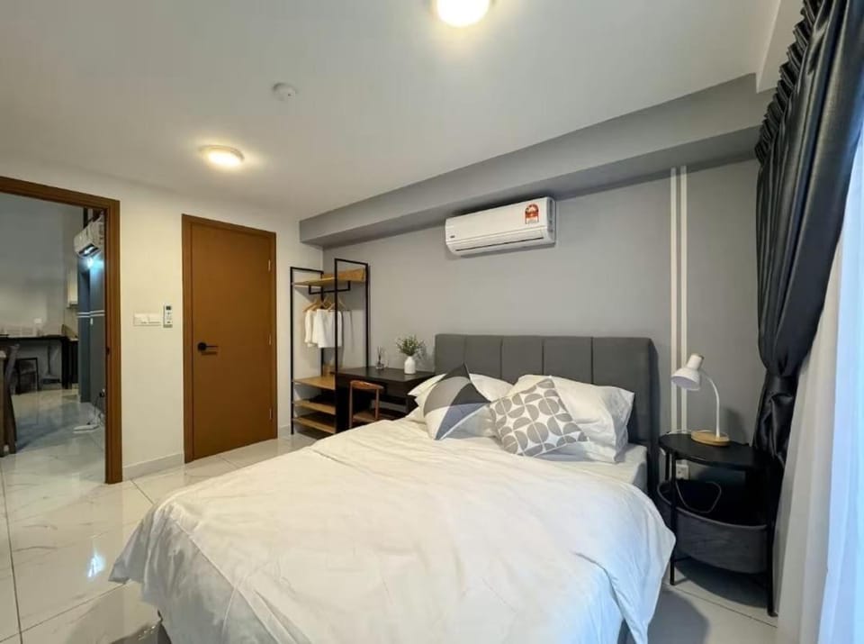 Bed, Photo of the whole room, Bedroom, air conditioner
