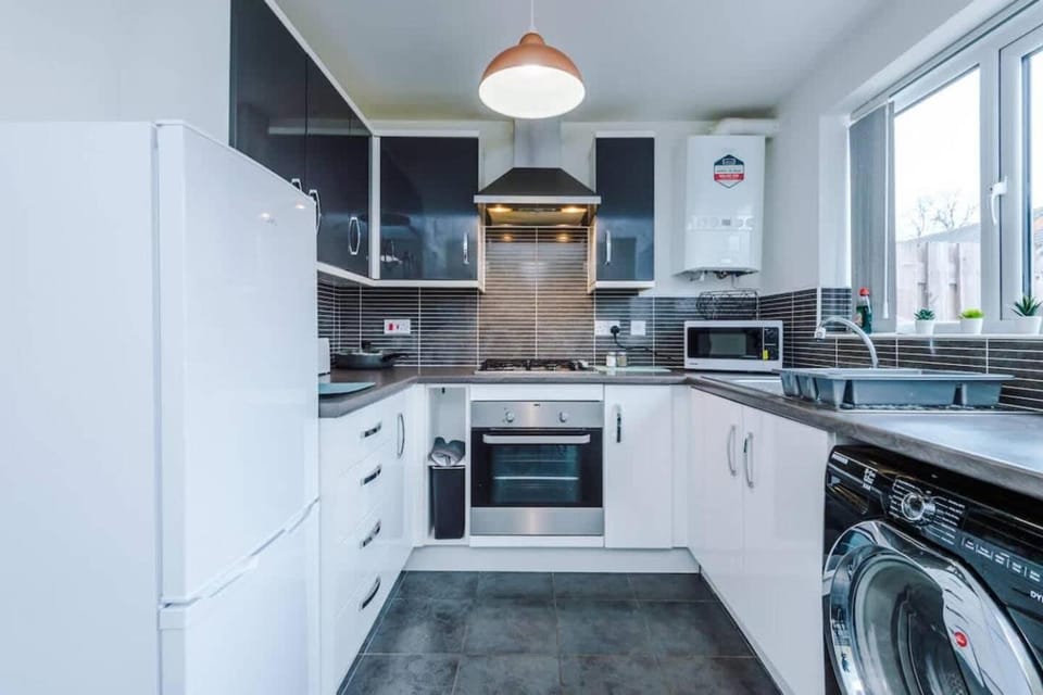 Kitchen or kitchenette, oven, stove