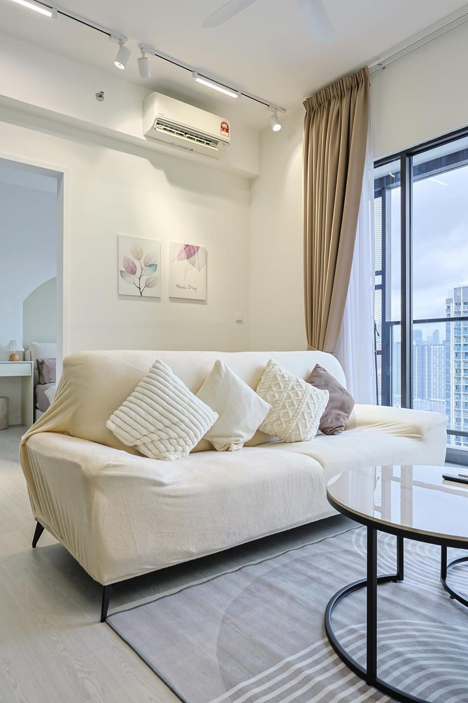 Living room, Seating area, air conditioner