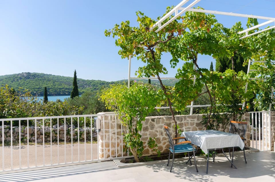 View (from property/room), Balcony/Terrace