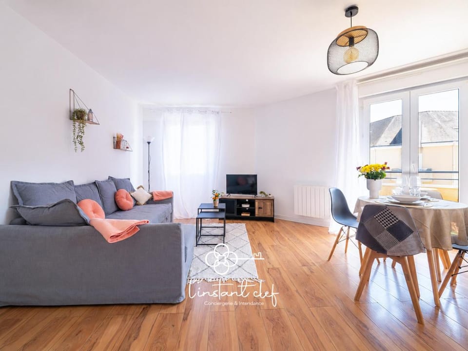 TV and multimedia, Living room, Dining area