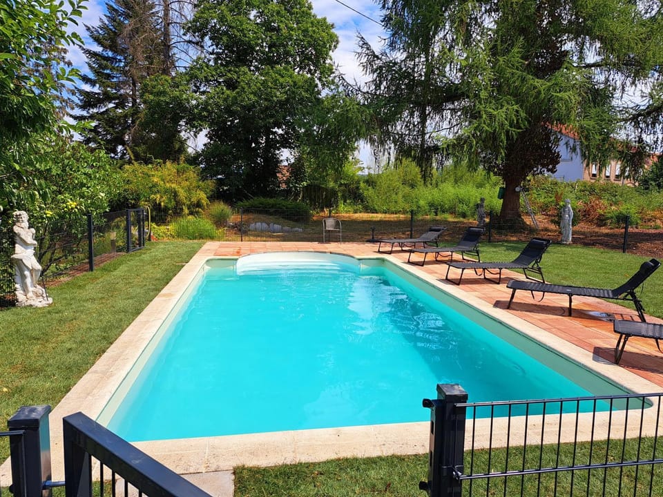 Garden, Garden view, Pool view, Swimming pool, sunbed