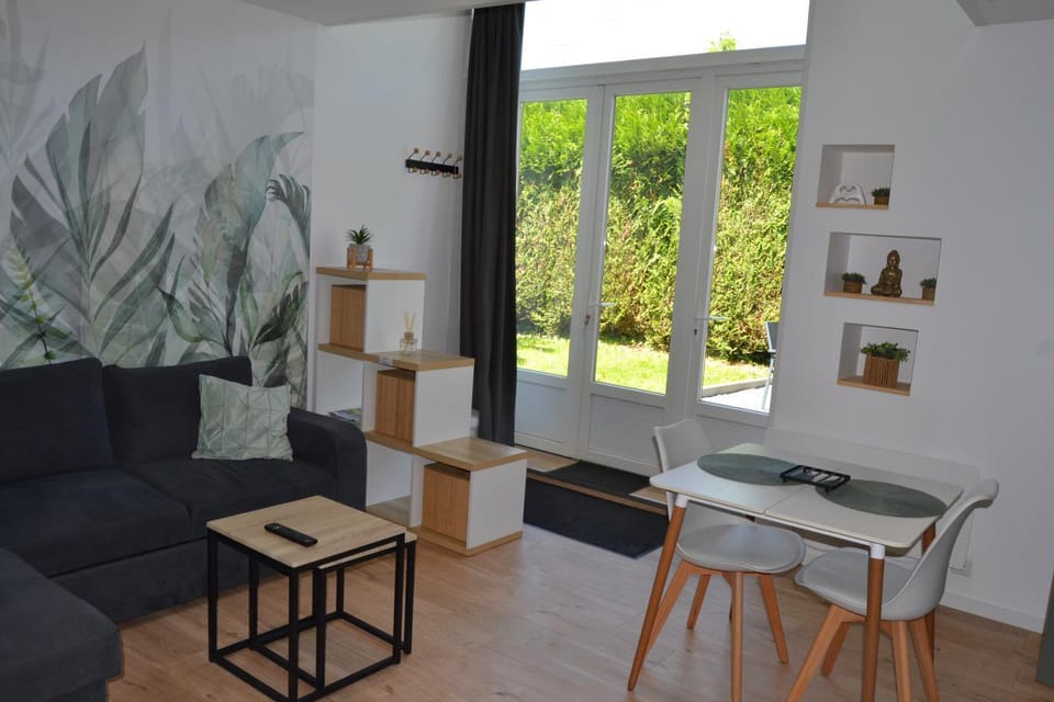 Living room, Dining area, Garden view