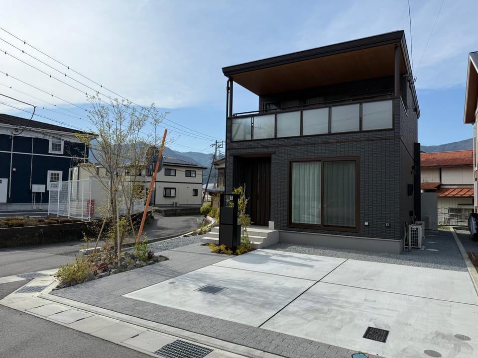 Property building, Day