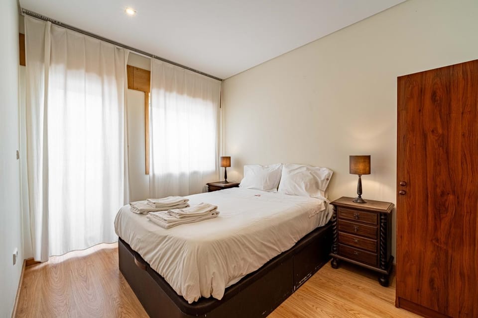 Bed, Photo of the whole room, Bedroom, towels, wardrobe