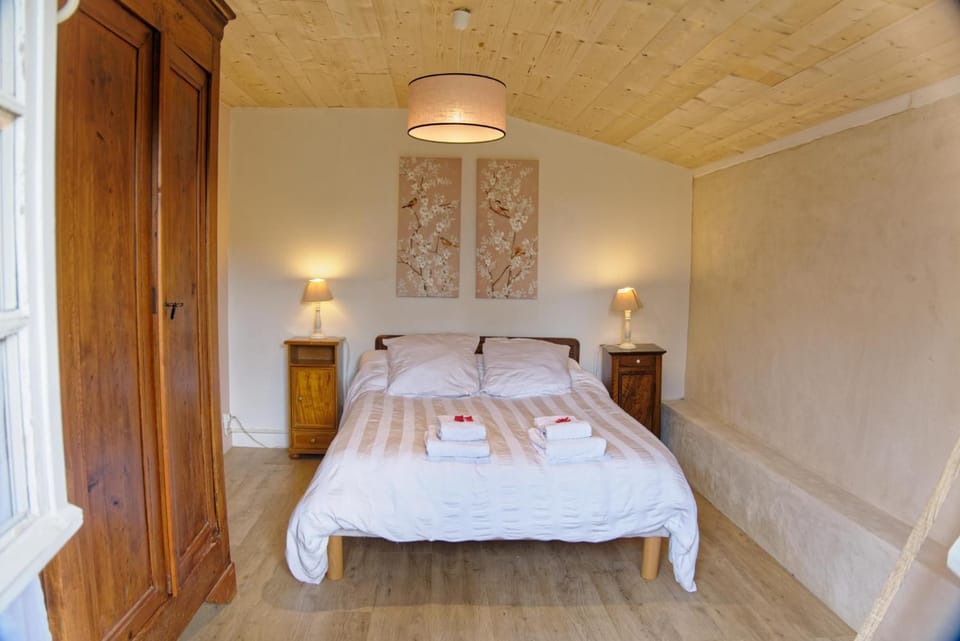 Property building, Living room, Bedroom