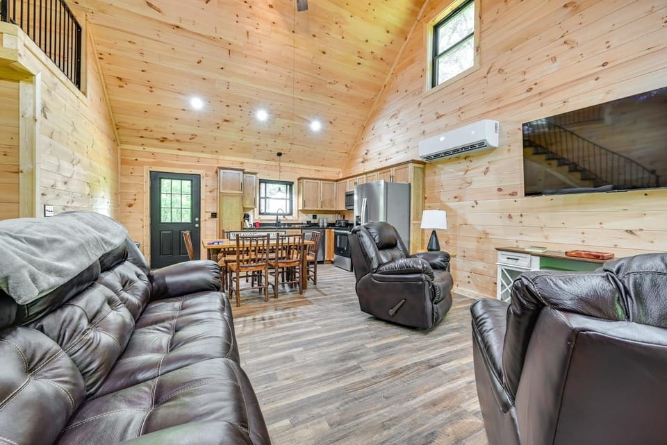 Near Mammoth Cave: Family-Friendly Cabin w/ Patio! Cabin in Kentucky