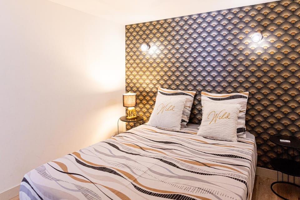 Bed, Bedroom