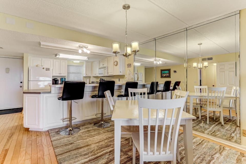Beachfront 2nd floor unit. 2 bedroom 2 bath private balcony with sweeping ocean view House in Fernandina Beach