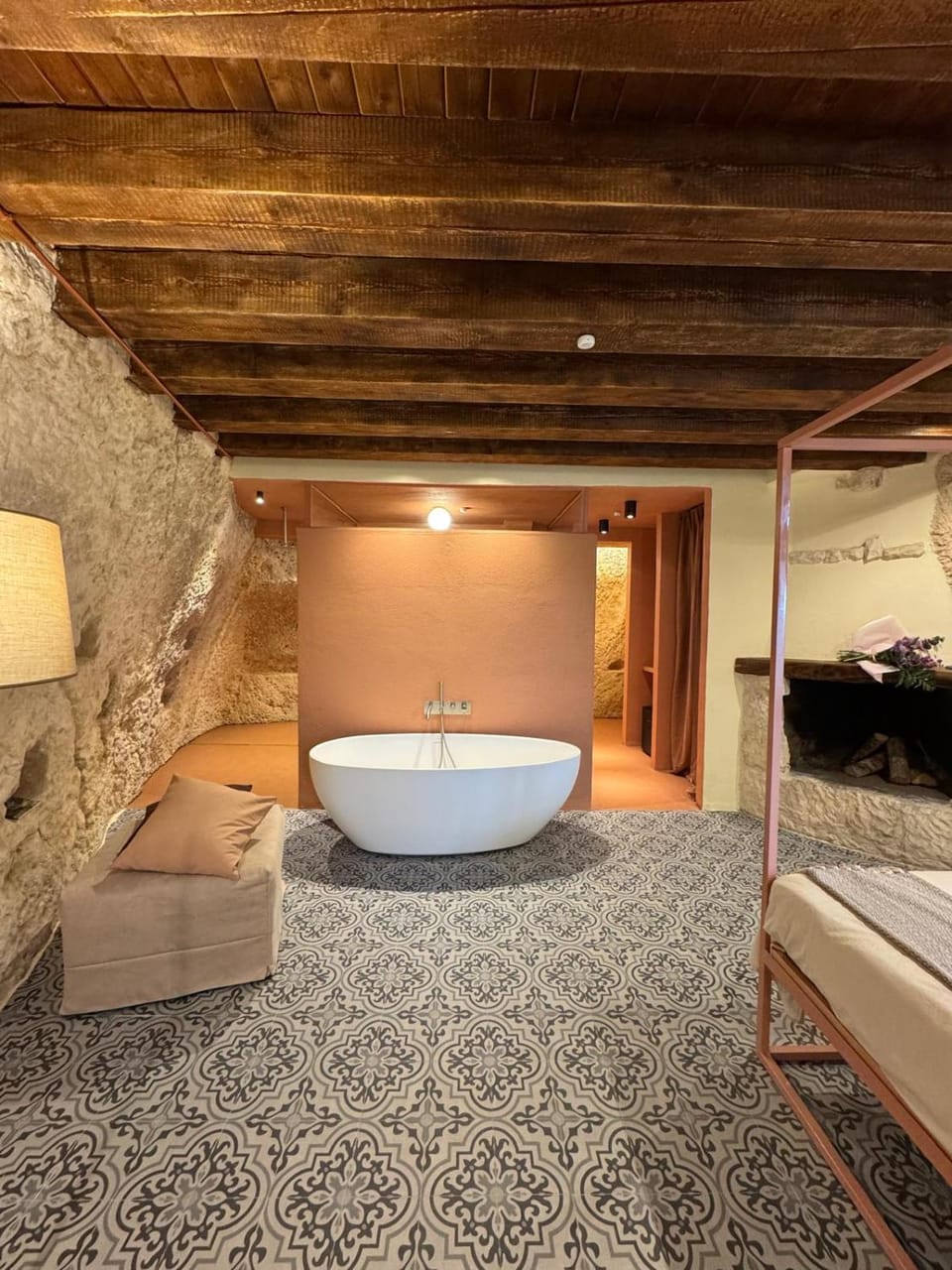 Photo of the whole room, Bath